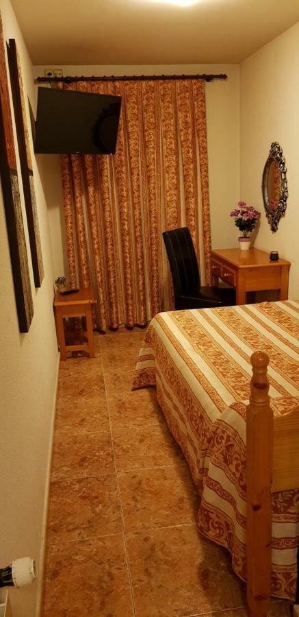 Hostal Plaza El Espinar Exterior photo